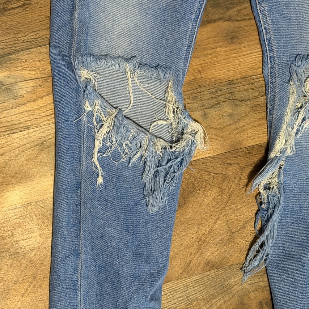 Forever 21 Light Blue Distressed High Rise Skinny Jeans Size 27 30 inseam EUC - Picture 2 of 7